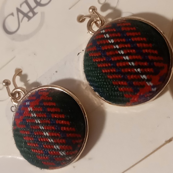 4 pair of assorted earrings all like new - Picture 4 of 10